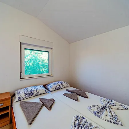 Apartamento 2 Bedroom Beautiful In Viganj