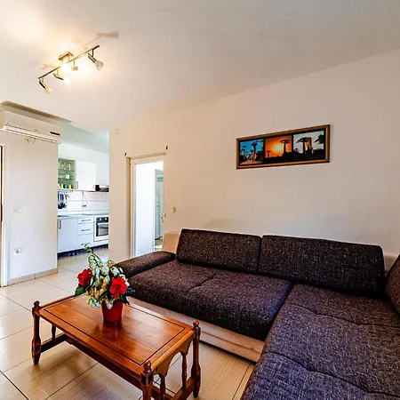 Apartamento 2 Bedroom Beautiful In Viganj