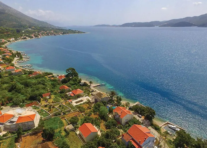2 Bedroom Beautiful In Apartamento *