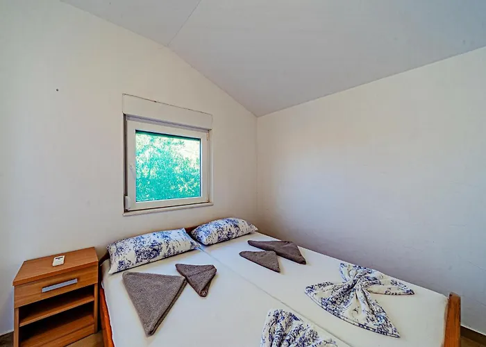 Apartamento 2 Bedroom Beautiful In Viganj