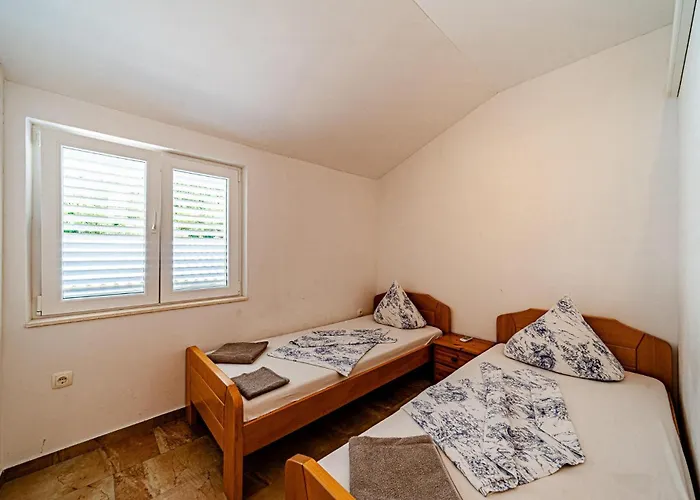 2 Bedroom Beautiful In Apartamento *