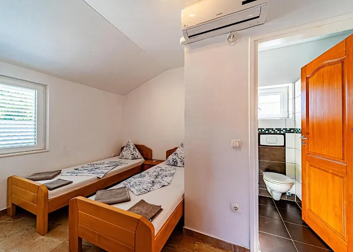 2 Bedroom Beautiful In Viganj
